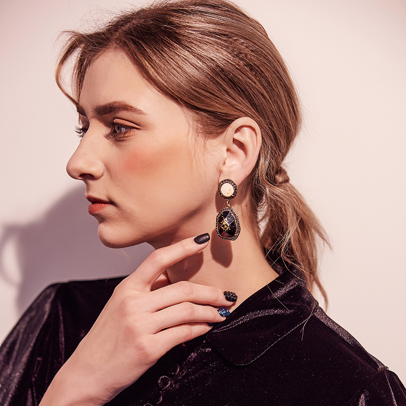 BLACK DROP EARRINGS