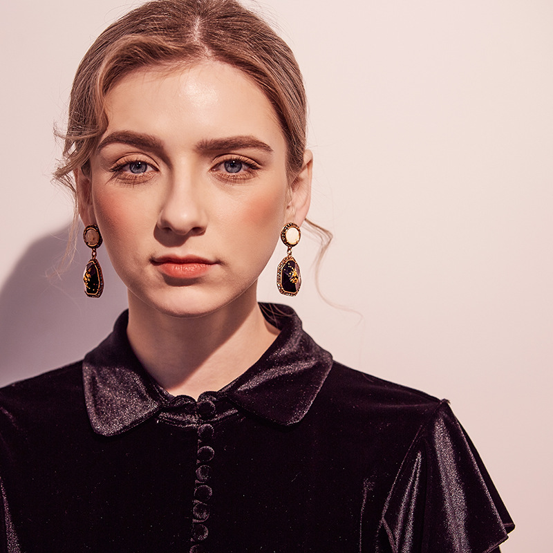 BLACK DROP EARRINGS