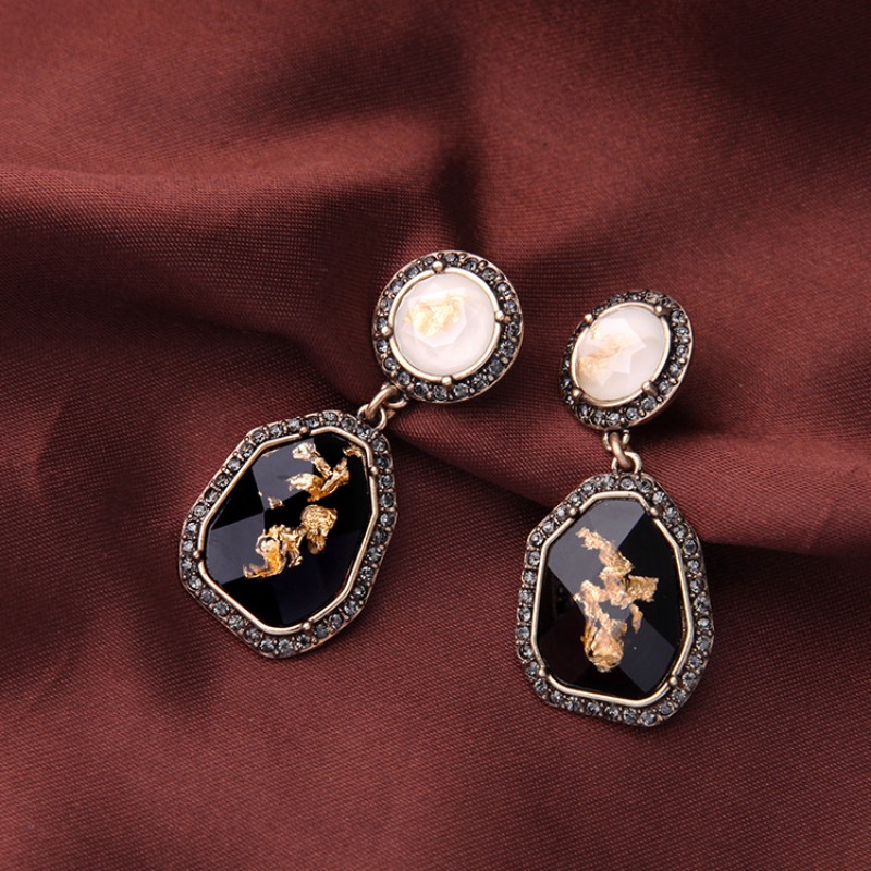 BLACK DROP EARRINGS