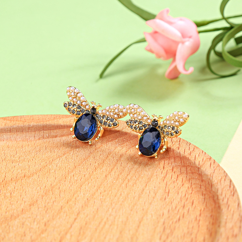 Insect bee earrings stud