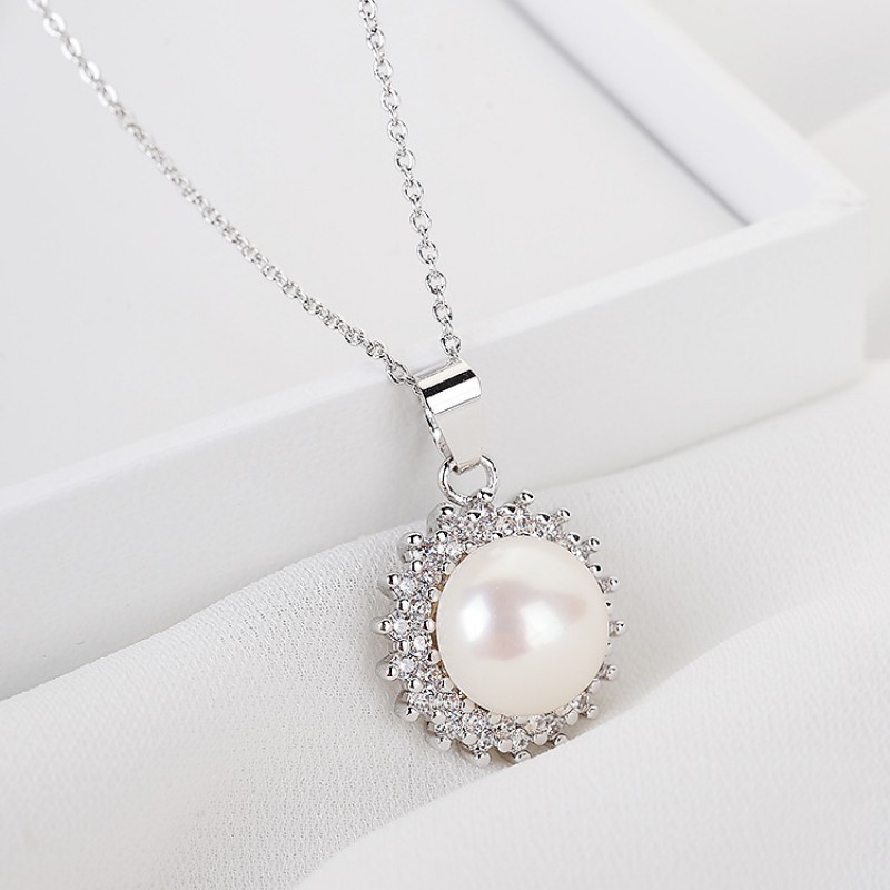 NATURAL PEARL NECKLACE 