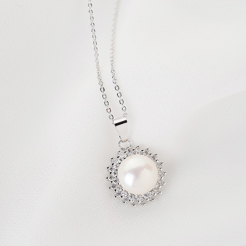 NATURAL PEARL NECKLACE 