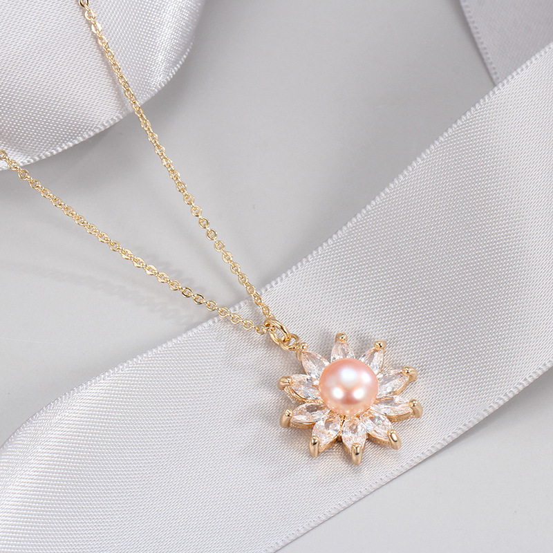 PEARL PENDANT BRASS GOLD PLATED NECKLACE