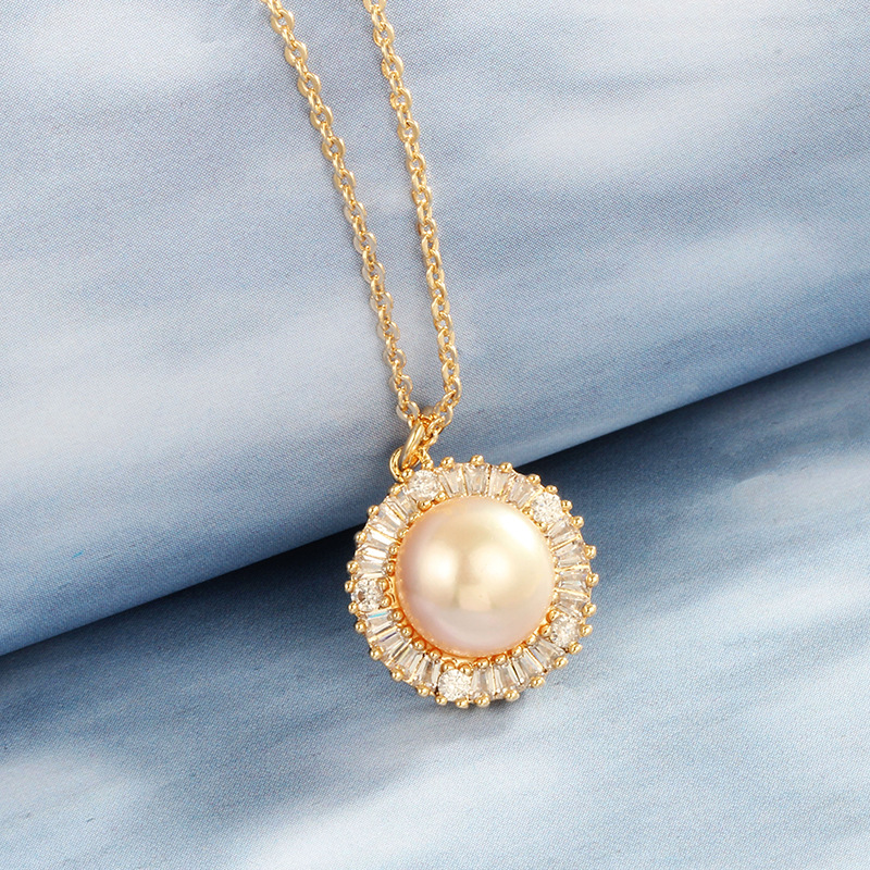 WOMEN NECKLACE BRASS PLATED GOLD PEARL PENDANT