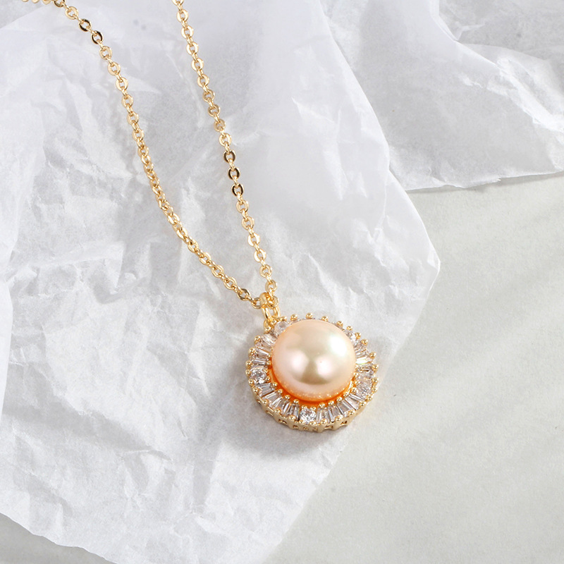 WOMEN NECKLACE BRASS PLATED GOLD PEARL PENDANT