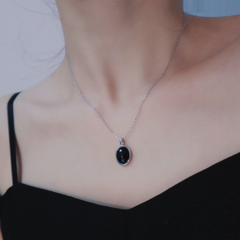silve circler necklace
