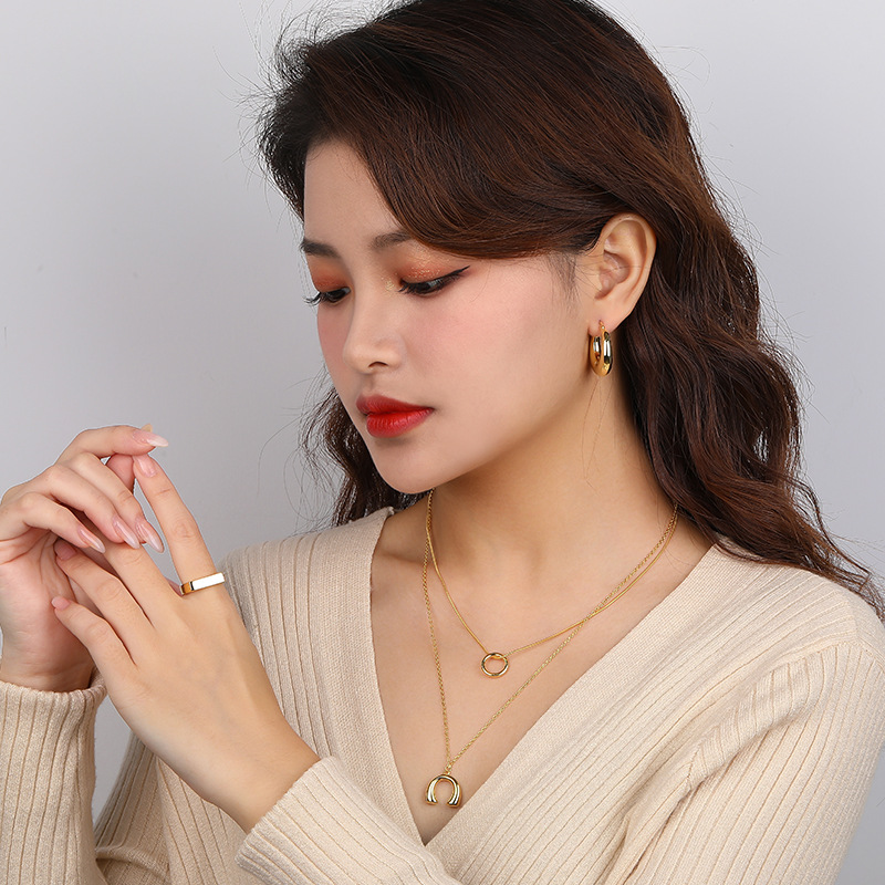 silver circle necklace