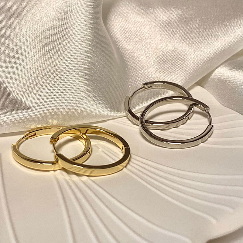 silver circle earrings