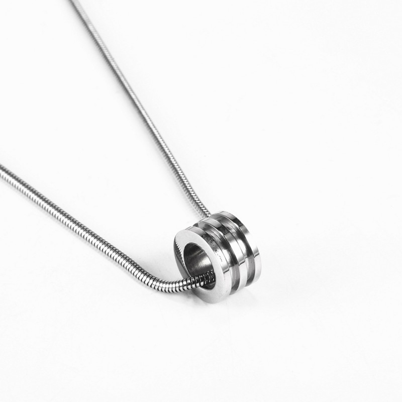 lucky spring round pendant stainless steel necklace