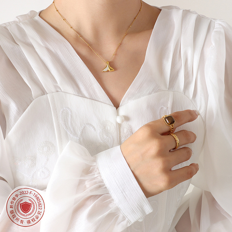 stainless steel animal necklace