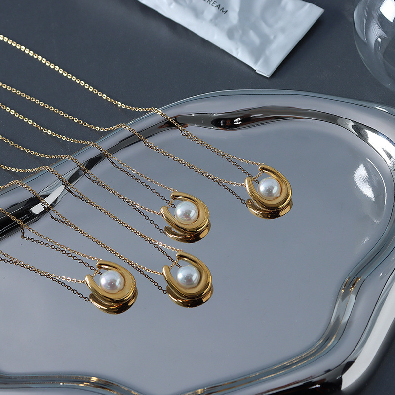 stainless steel circle necklace