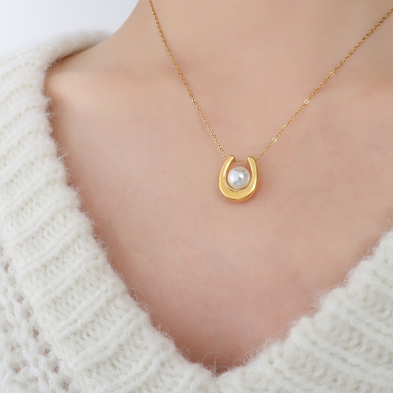 stainless steel circle necklace