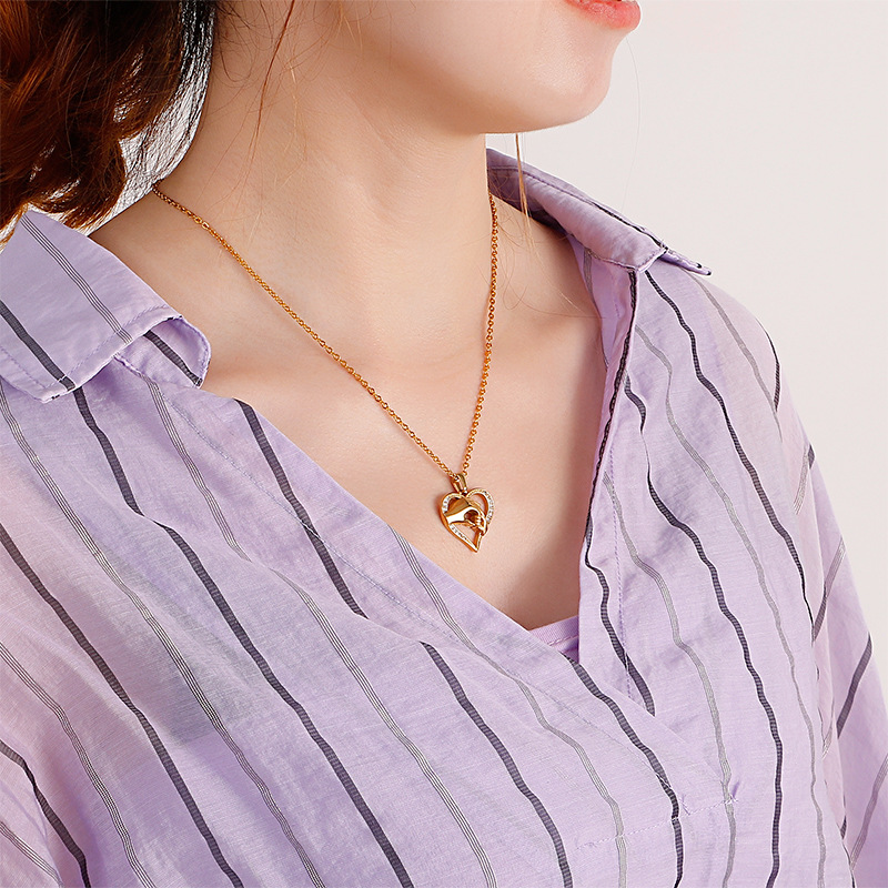 stainless steel heart hand in hand mother love necklace